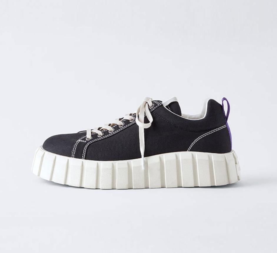 别再穿匡威了,别再穿烂大街的小白鞋了