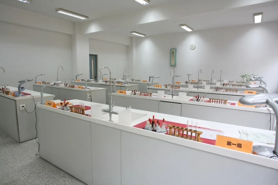 带你看看高端大气的学校,带你认识清华