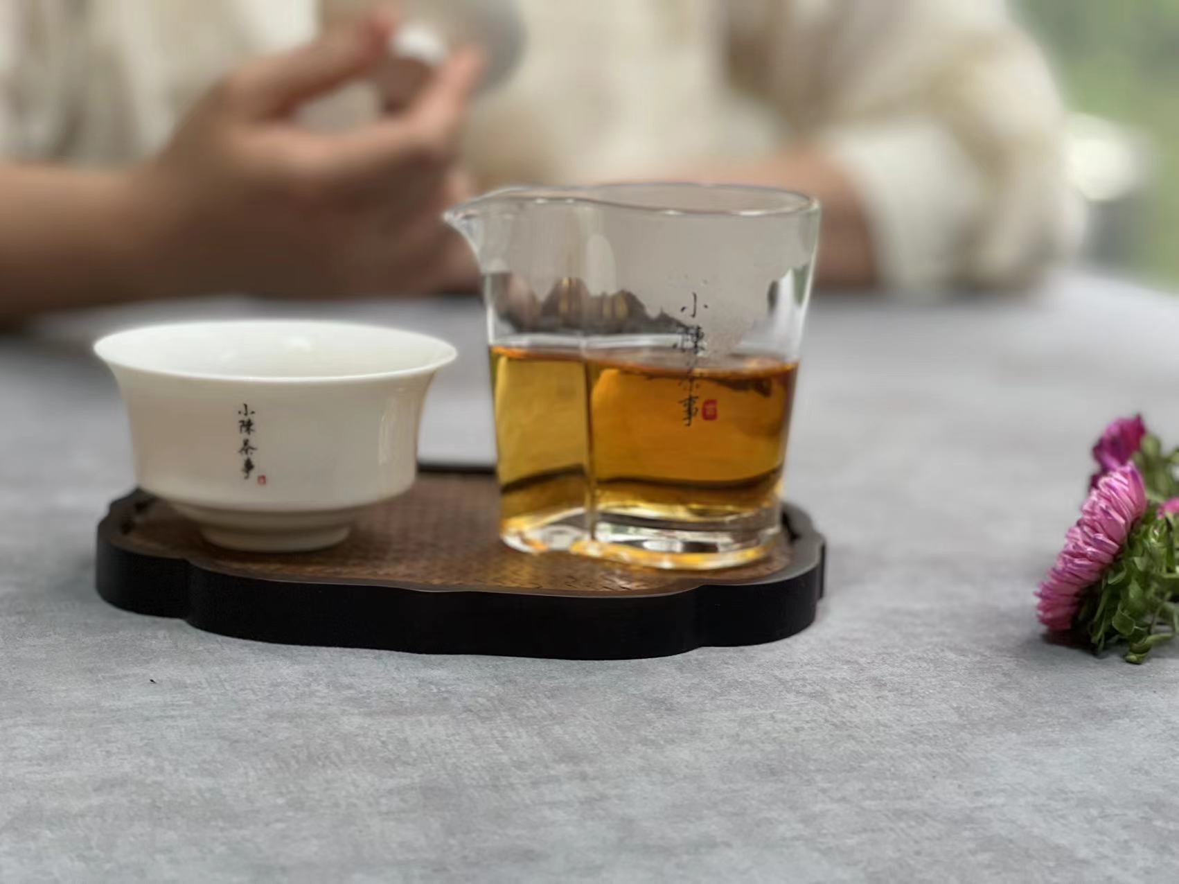 泡红茶用碱性水泡好吗,泡红茶一定要用玻璃杯吗