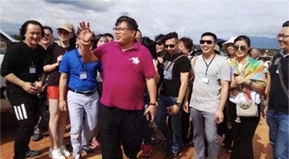 张誉发:骗中国人5000亿,躲泰国当7天和尚,一边逃亡一边买公寓