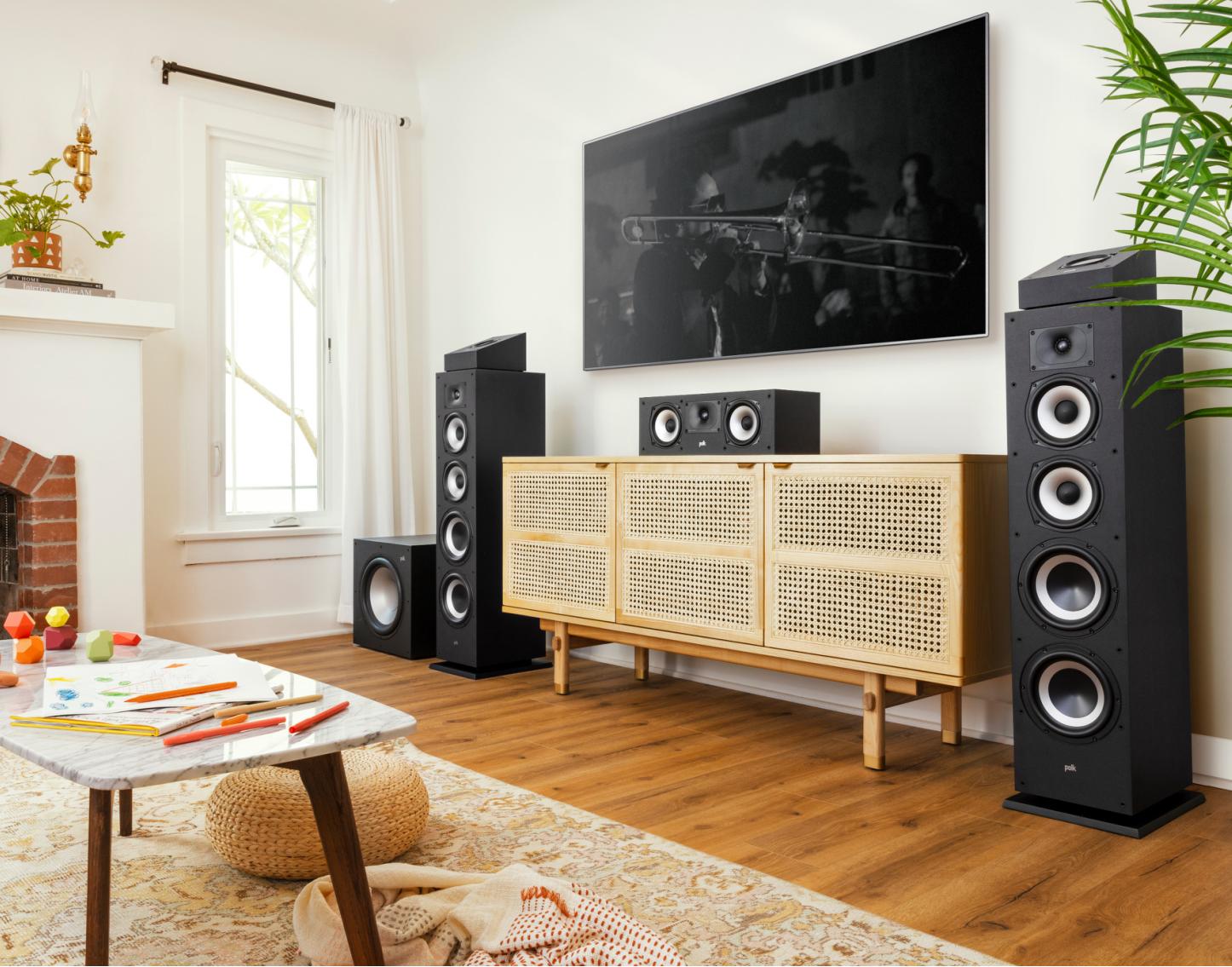 回音壁音响与落地音箱哪个好,落地音箱和专业音箱哪个好