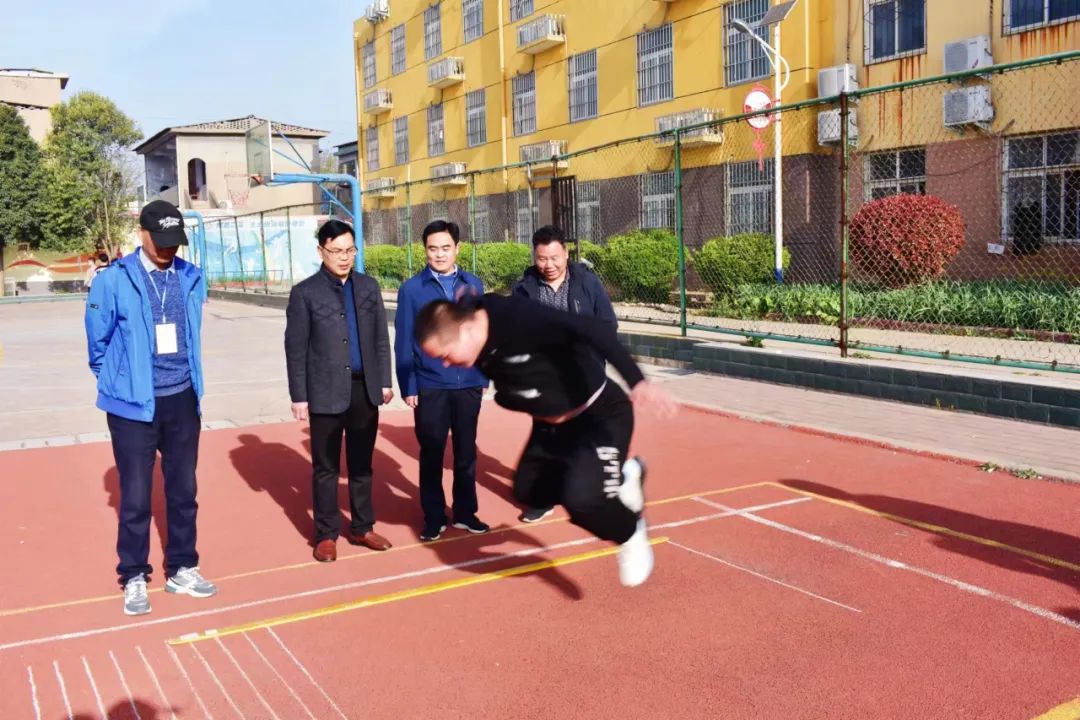 高三体育达标项目,高三体育达标测试标准