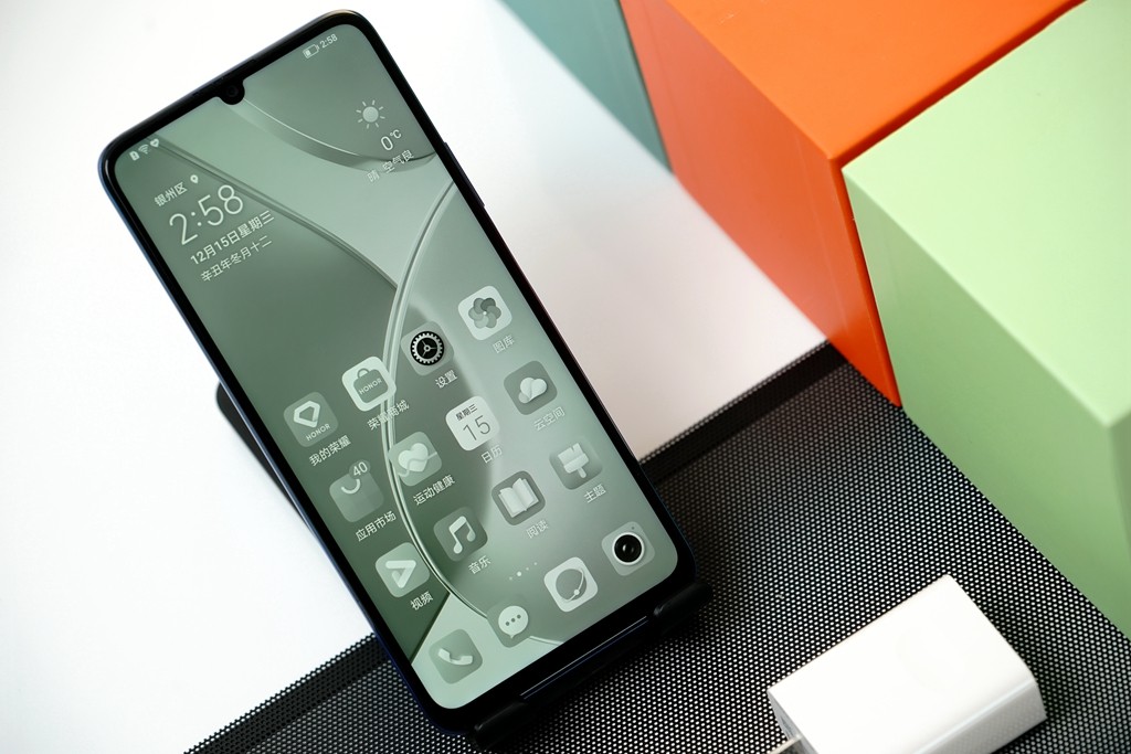 荣耀畅玩30plus测评黑色,荣耀畅玩30plus官方售价5g