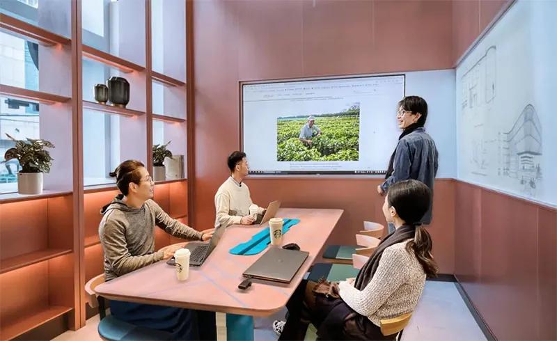 中国首家星巴克“共享办公店”开业，可以到星巴克“打卡上班”了