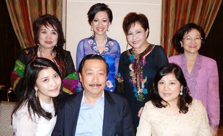 刘德华陪太太回家祭岳父,刘德华带太太回娘家视频