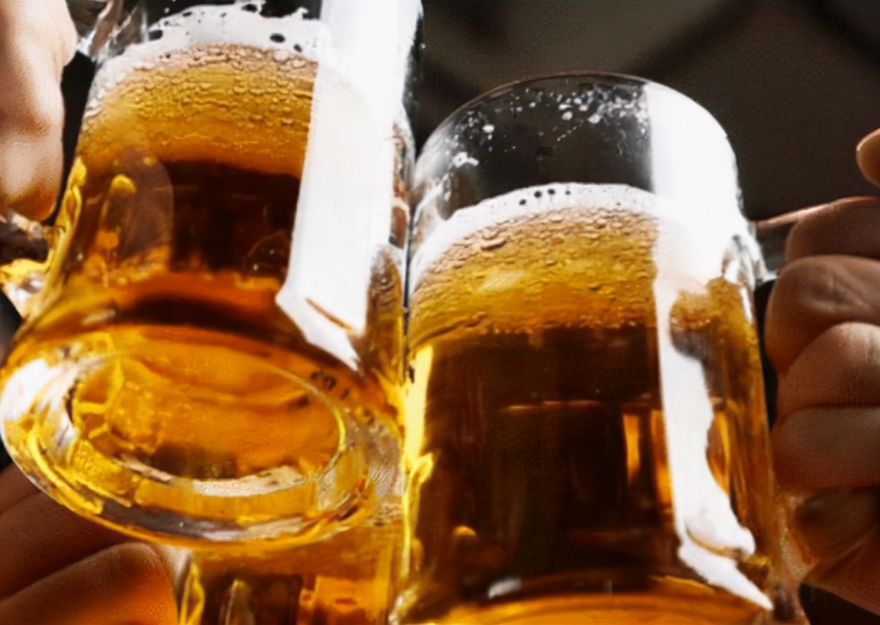 大蒜是肝病的“发物”？医生提醒：若想养肝，这5种食物尽量少吃