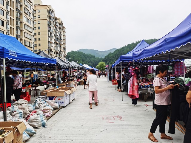 摆摊创业小小摊位大大梦想,小本创业怎么做摊位