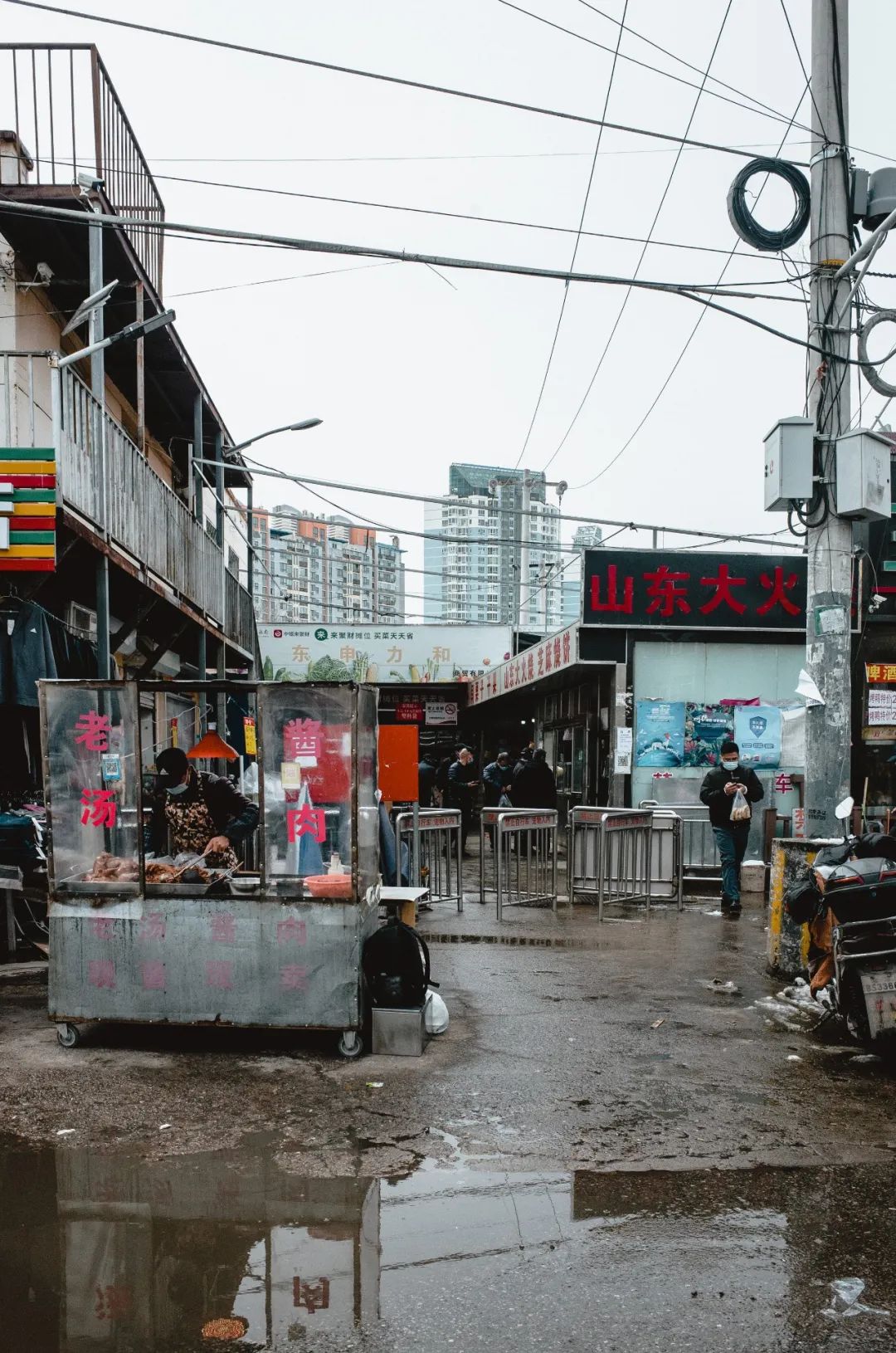 年轻人争相打卡的网红店,隐藏在菜市场中的网红店