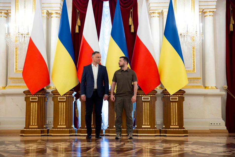 英国150所大学罢工名单,大使馆回应英国留学生包机