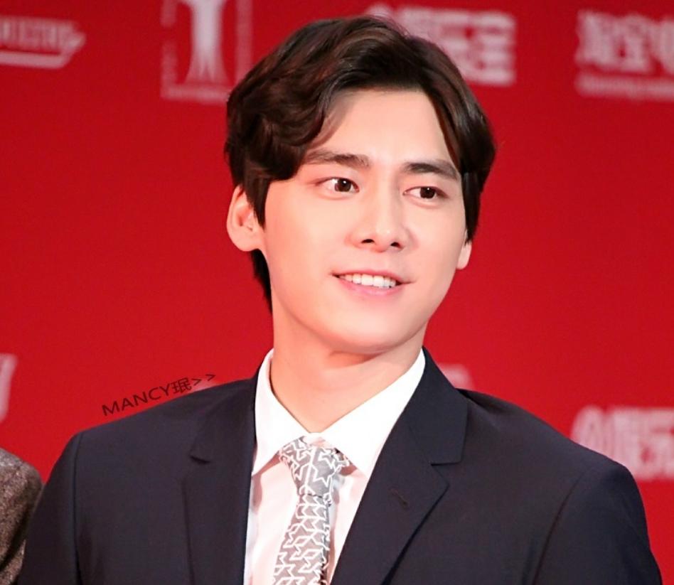 最近被爆丑闻的男星,当红顶级男星丑闻被爆出