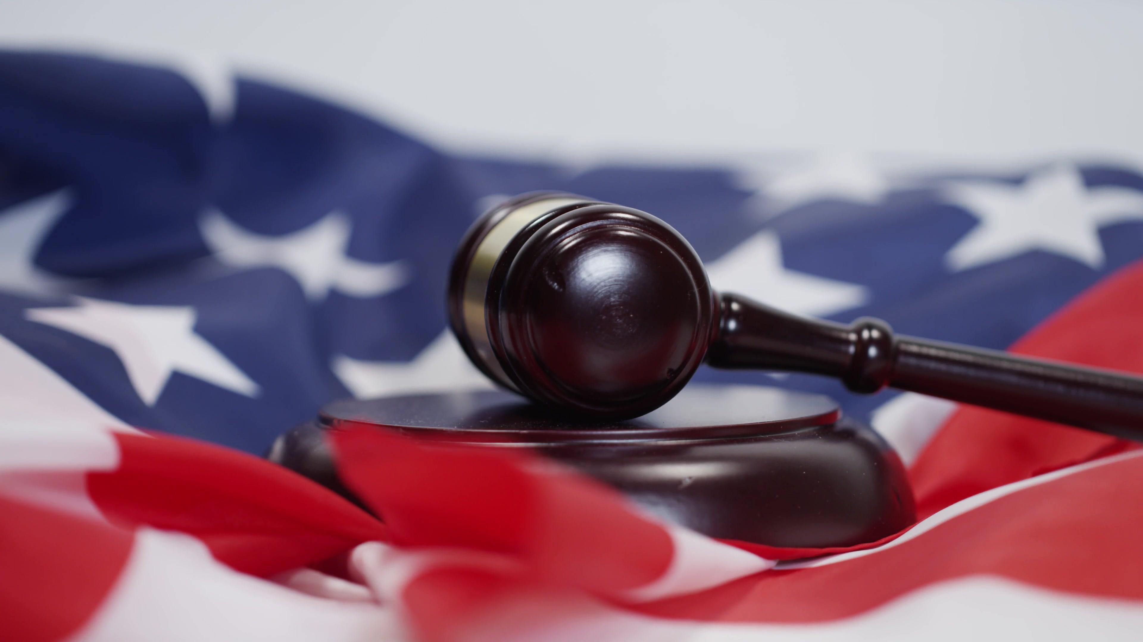 美国开私人监狱必须是美国人吗,美国私人监狱有多少钱