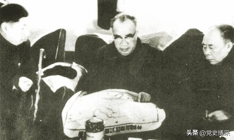 陈奇涵：革命资历堪比元帅的开国上将，毛主席称他是赣南农*运民**动的一面旗帜，大授衔时自报“中将”