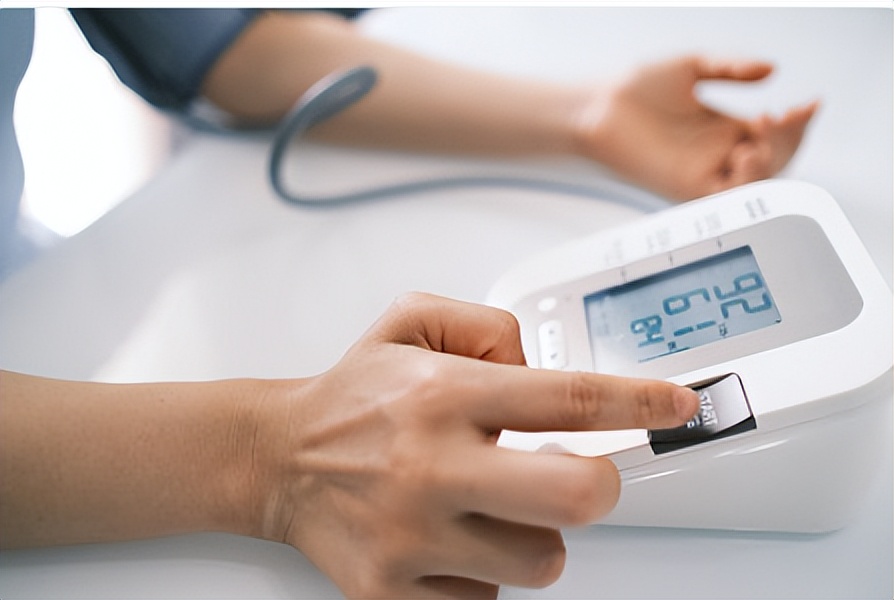 普通流鼻血与高血压引起鼻出血,鼻出血不要急