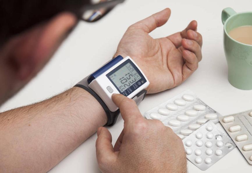 血压低压高是什么原因怎样解决,血压低压高什么原因造成什么后果