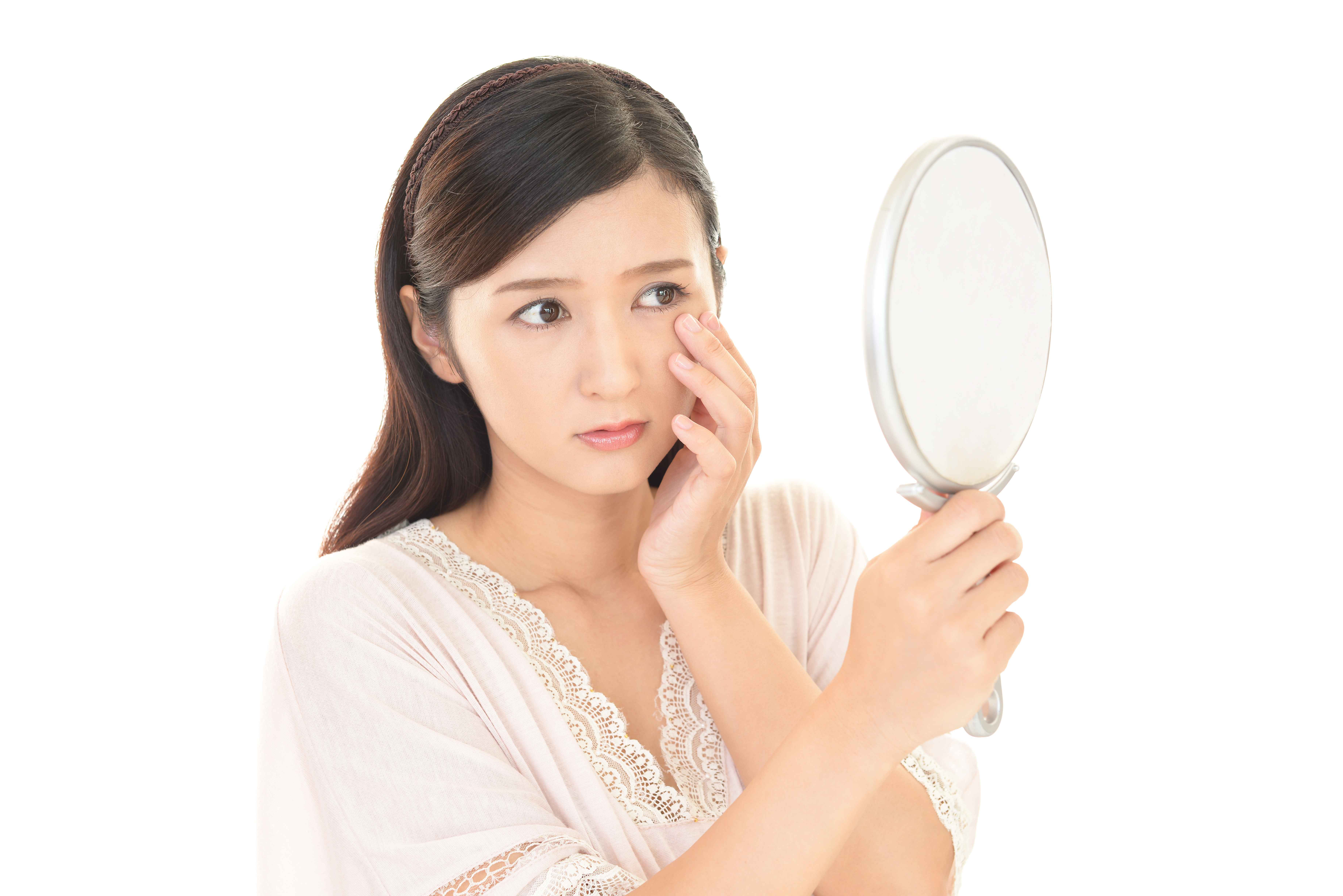 脸上有斑红血丝怎么调理淡化色斑,脸上长斑怎么样才能去除色斑图片