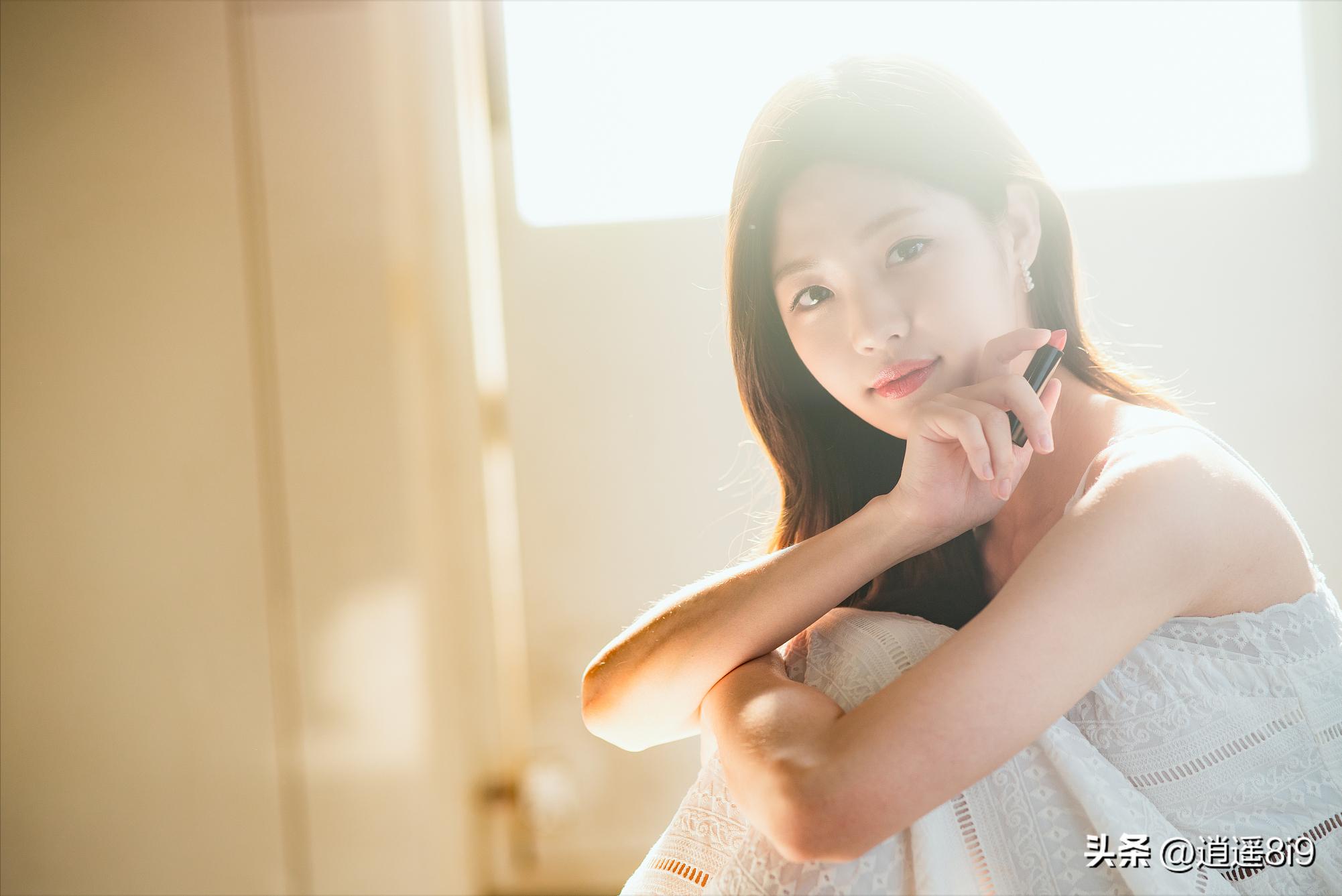 盯着女生眼睛看判断喜不喜欢自己,怎样判断中年已婚女人喜不喜欢你