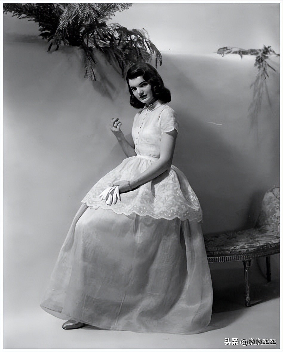 美貌杰奎琳,肯尼迪老婆杰奎琳与过去划清界限