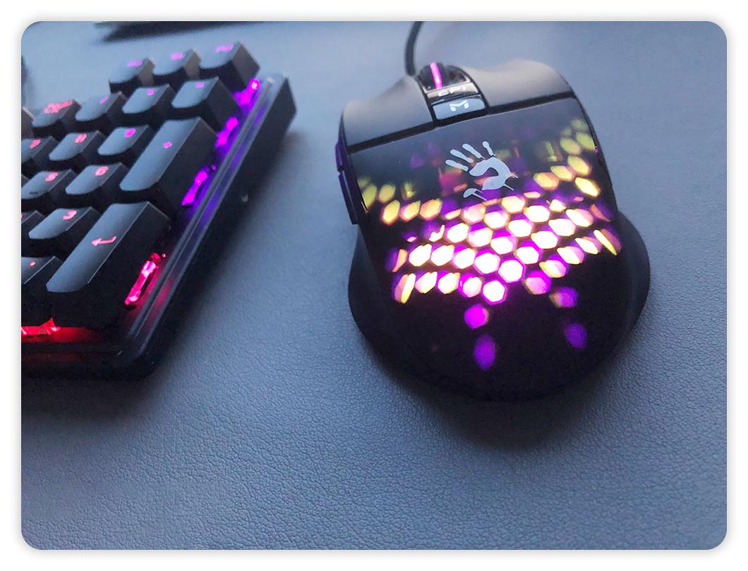 「血手幽灵ES30Plus」——78g轻量化电竞鼠标