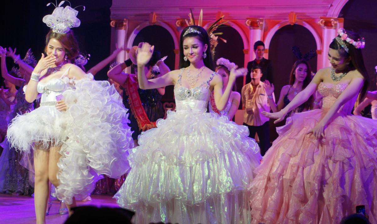 泰国人妖：平均寿命三四十岁，长期服用激素，晚年靠扫地刷碗维生