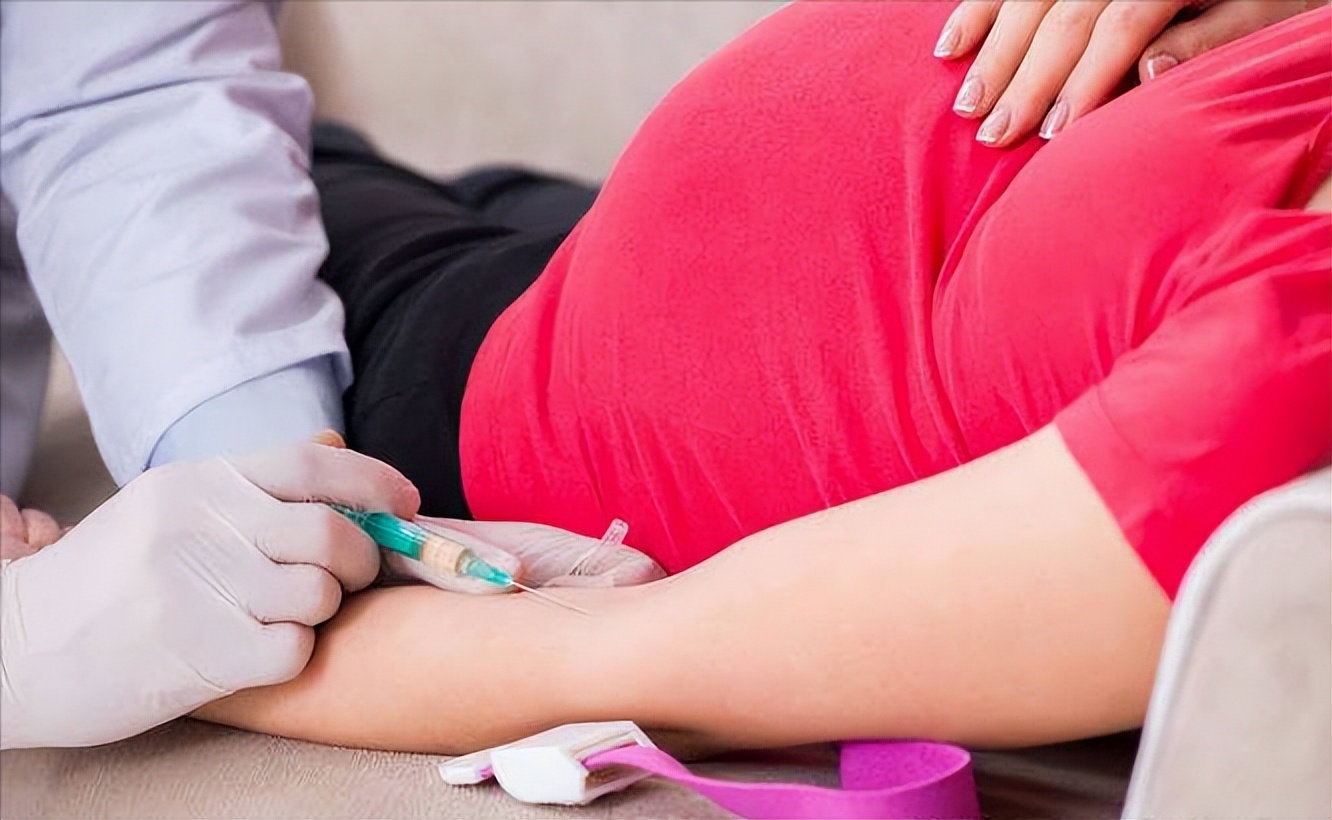 拇指姑娘出生时图片,拇指姑娘刚出生的样子