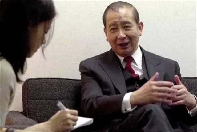 李国宝与何鸿燊,李嘉诚扶灵何鸿燊