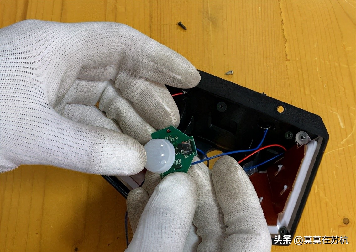 很low的灯光,小太阳led灯的芯片