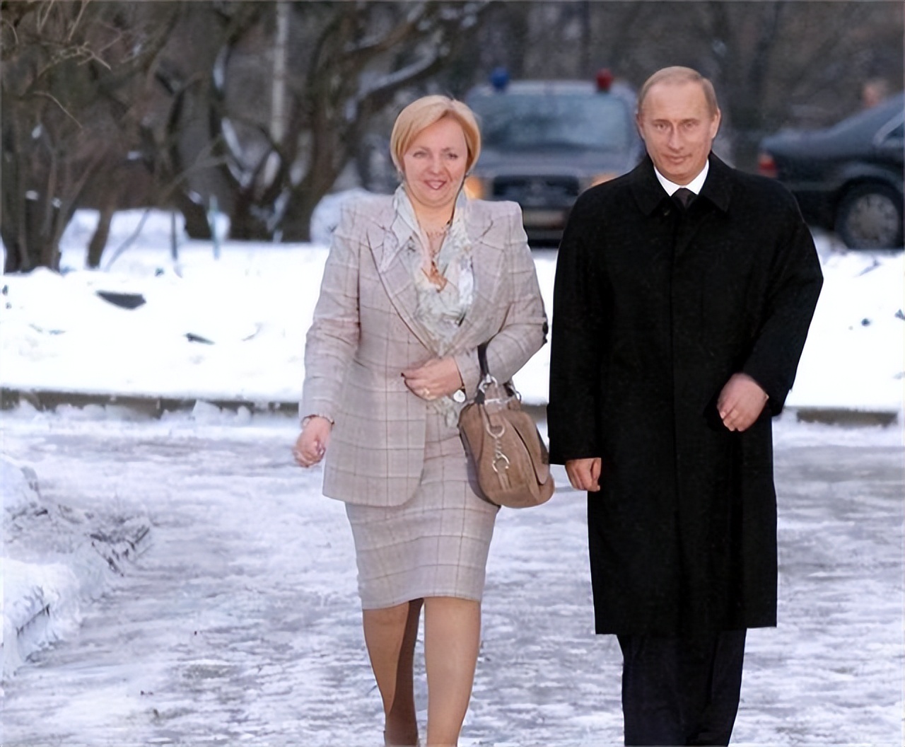 马克龙娶了24岁的老婆,马克龙娶了比自己大24岁的老师