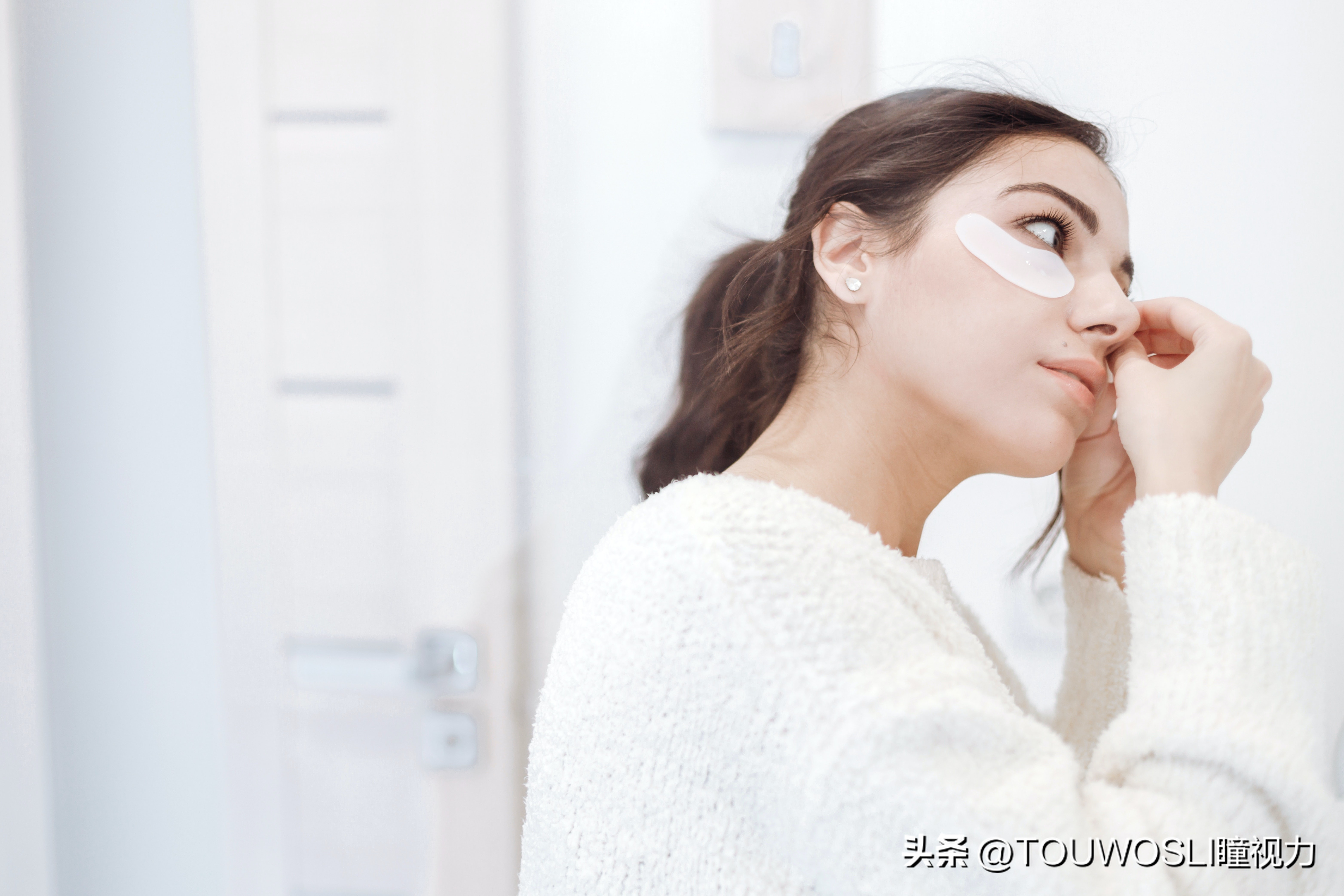 缓解眼睛疲劳用冷敷还是热敷好,眼睛干涩视力模糊用冷敷还是热敷