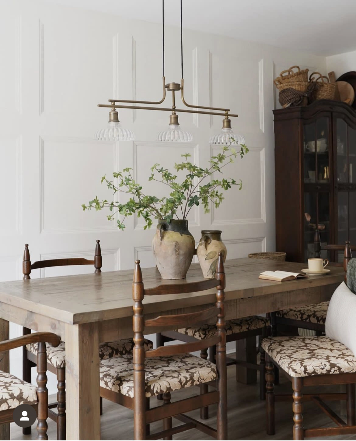 高级感原木风客厅设计,英国女子装修新房