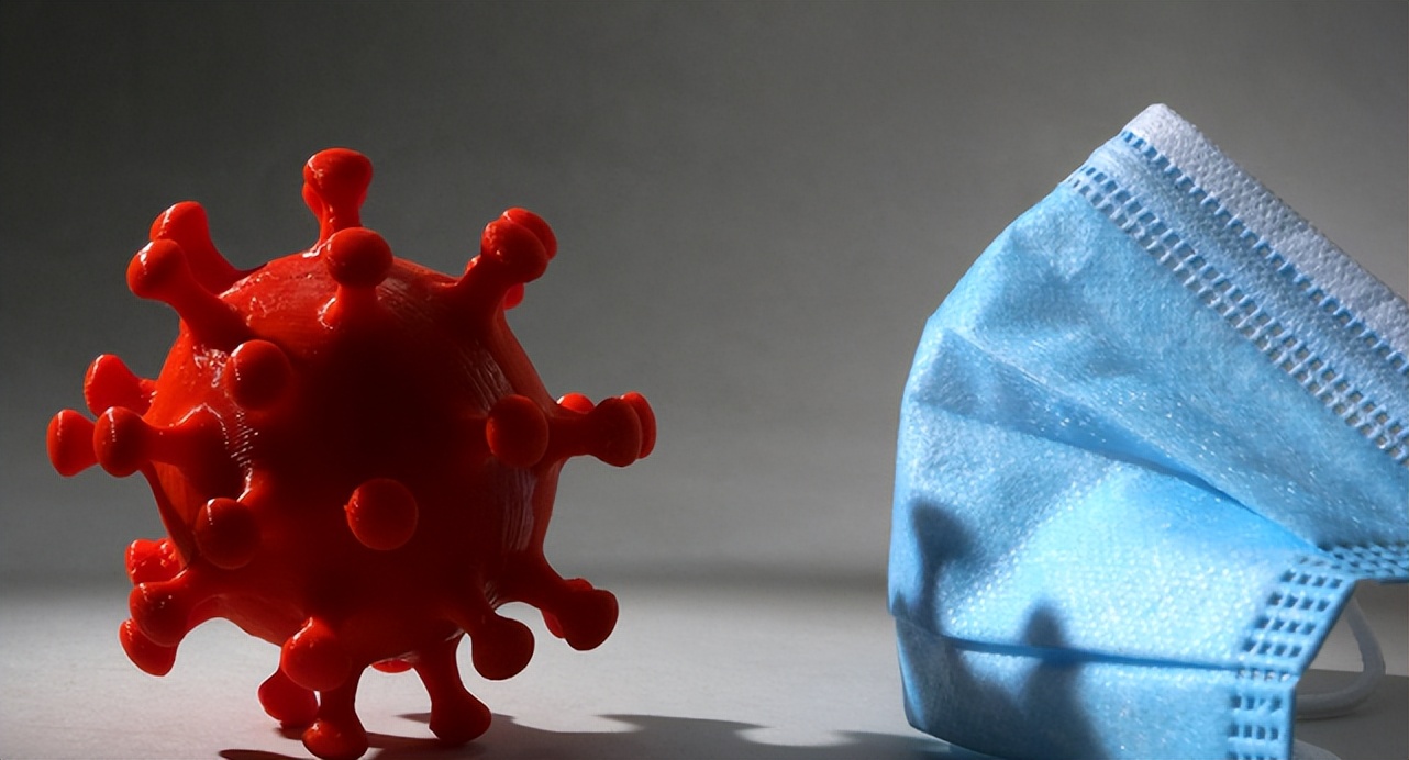 钟南山：明年上半年恢复疫情前状态/河南一地确定高三复学时间/河南发布新冠居家治疗中医药使用指导意见