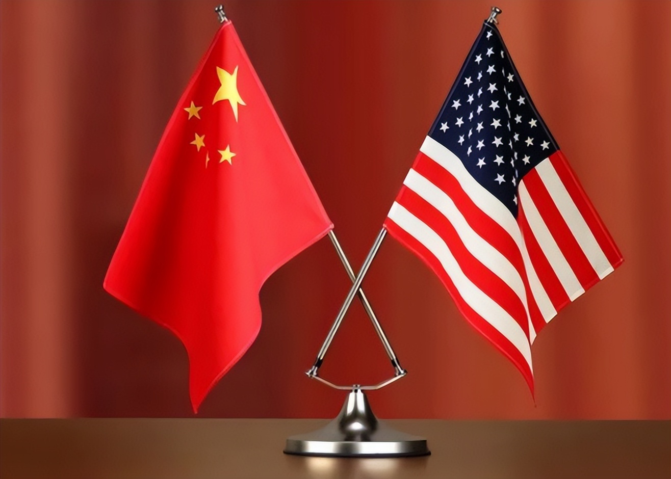 6月3日消息：美军机抵近山东舰，歼16没给歼15机会，与美机拼*刀刺**