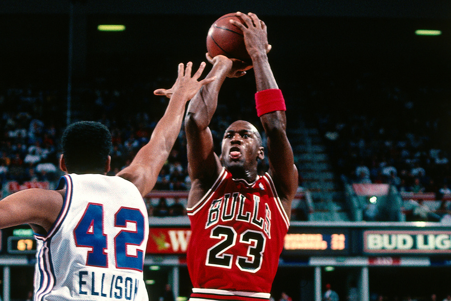 科比单赛季6次绝杀巅峰詹姆斯,nba历史十佳球科比