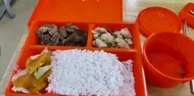 张核子从备菜入手：变身卖方便饭