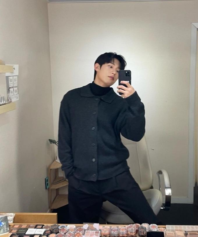 *服私**很会穿的小哥哥金圣喆阳光帅气尽显少年感