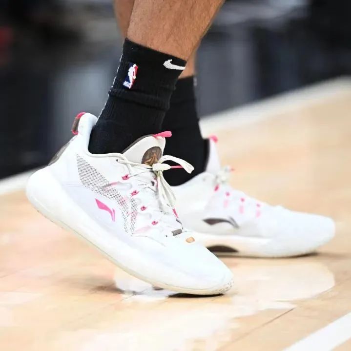 nba球星上脚球鞋2022排名,nba季后赛上脚