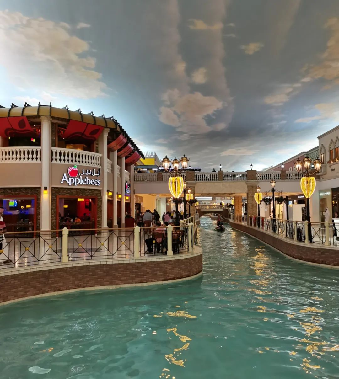 为世界杯球场搭筋骨,世界杯球场干仗