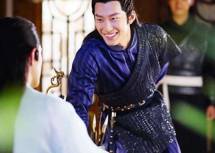 楚乔传燕洵无私的付出感动了楚乔,楚乔传原著燕洵有多狠