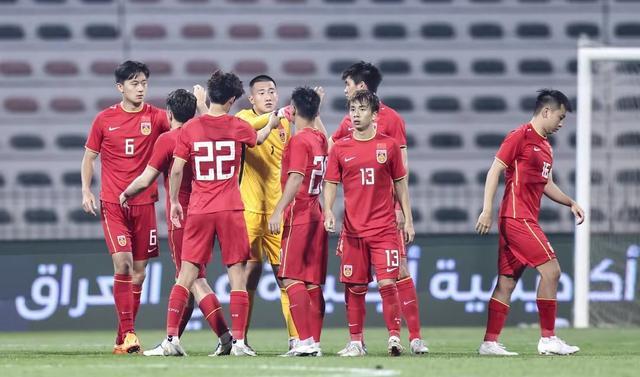 国足0比3韩国朱辰杰,国足0比0日本朱辰杰抽射