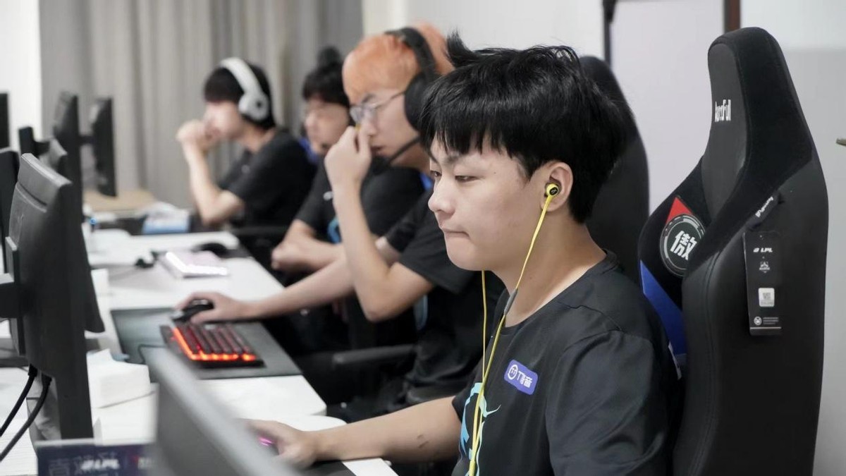 lpl澶忓璧泃t鍑昏触omg,闊╃綉鐑lpl鍏ㄩ儴娣樻卑