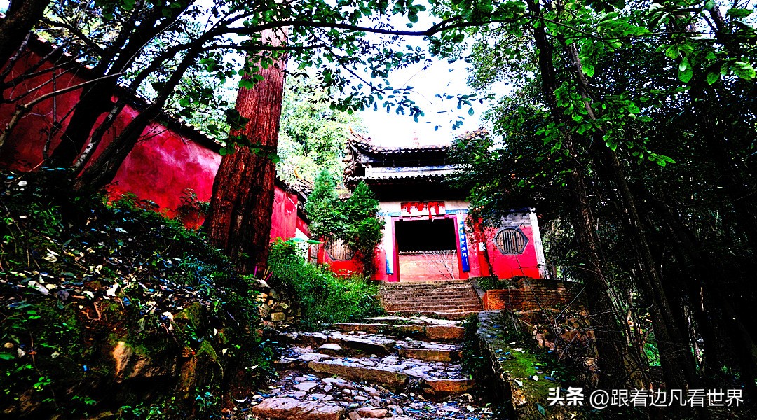 昆明徒步藏在郊区的童话山,徒步昆明金殿后山