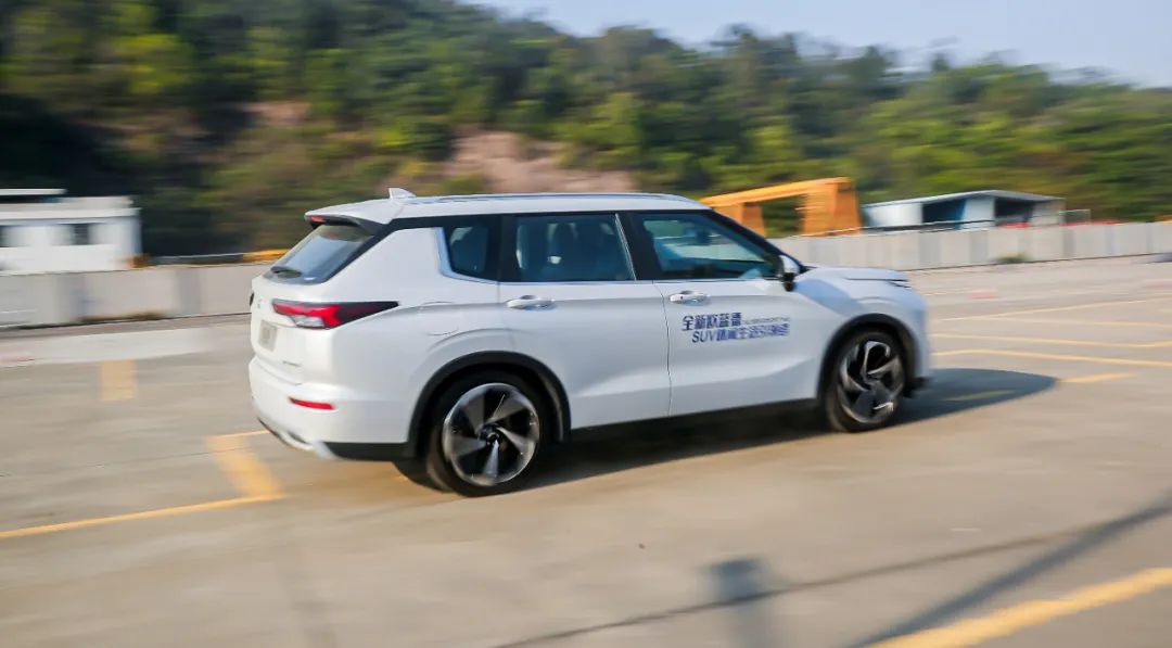 欧蓝德越野试驾视频,玩越野就应该去沙漠任你狂奔