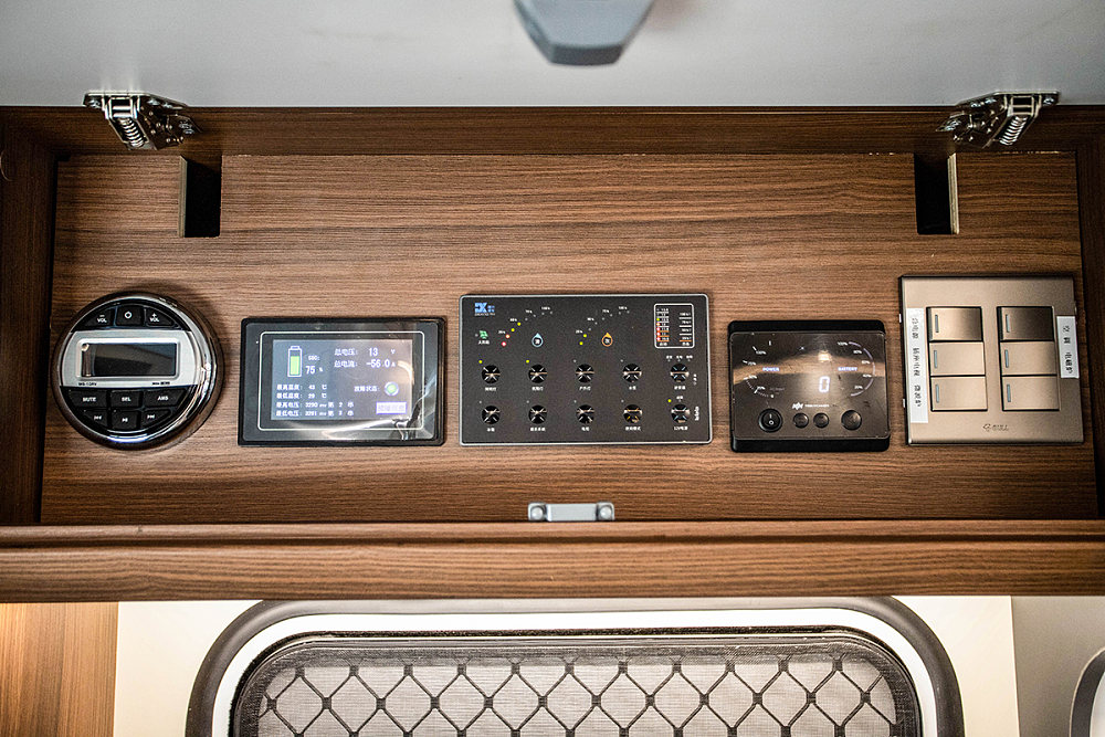 水电量大的房车20万左右,水电充足的二人房车