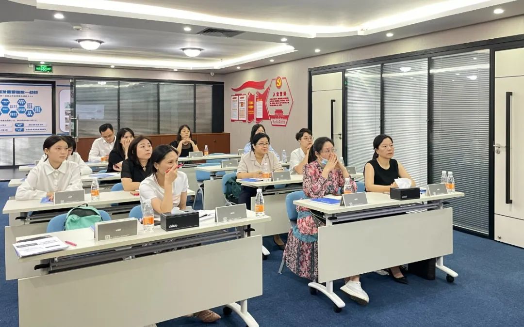 万诺律所许柯律师为南山双创开展合同风险管控专题法律公益培训