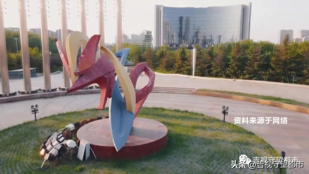 世纪广场21根巨柱被拆除,世纪广场21根柱子被拆除