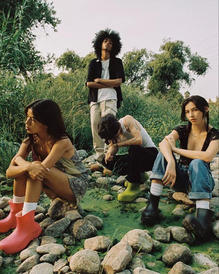 1万块钱可以买小雨伞吗,1万元以下雨伞