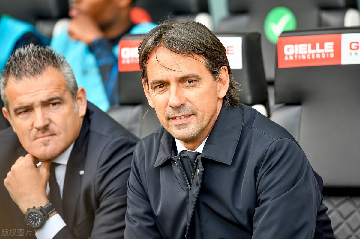 曼联后卫万比萨卡该不该给红牌,曼联精选右后卫万比萨卡