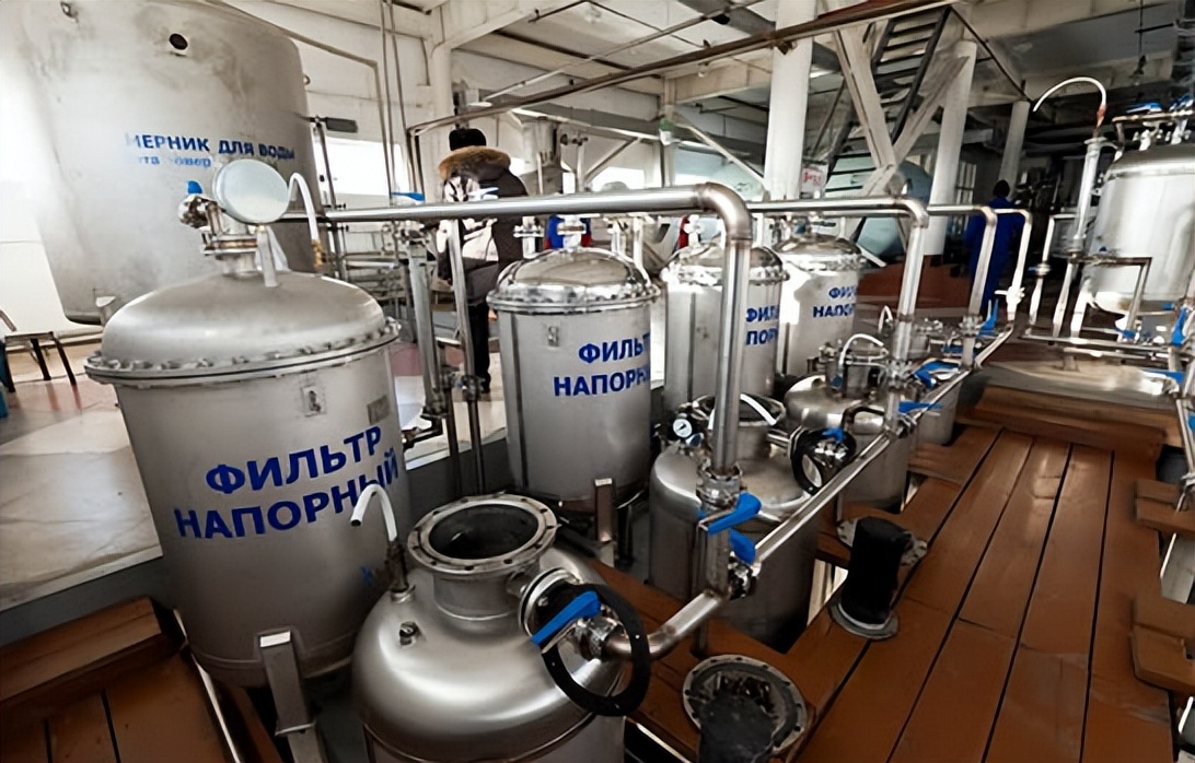 中国白酒和伏特加的区别在哪,伏特加与中国白酒哪个更难入口