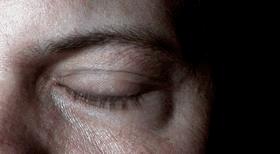 晚上睡觉磨牙老做梦,睡眠质量差磨牙做梦说梦话