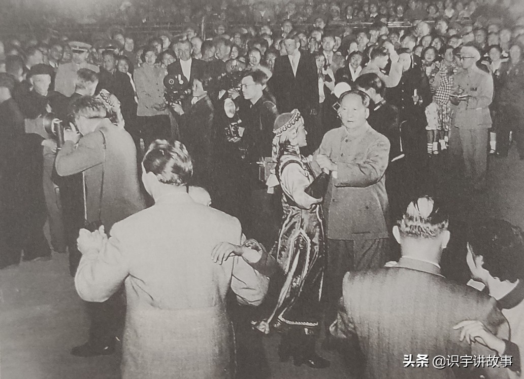 一次看个够！精心收集毛主席100张经典老照片，一起领略伟人风采