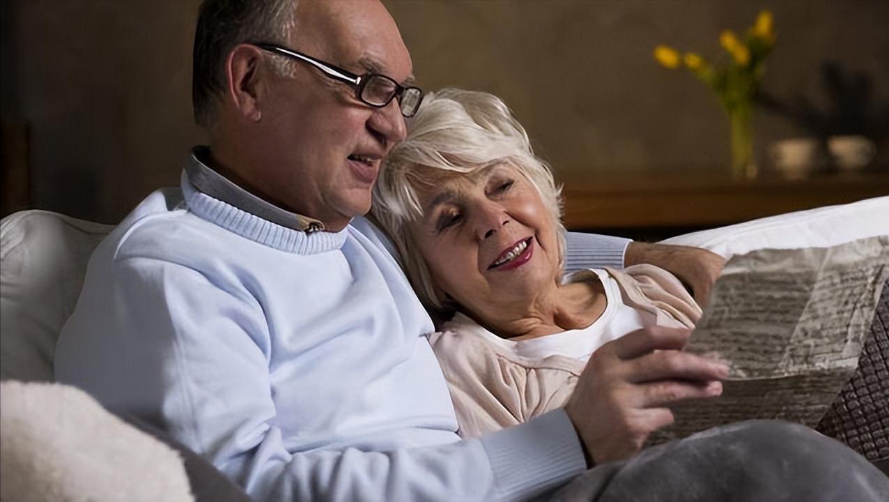 中老年人群，有*生活性**和没*生活性**，差别竟这么大？看完让人开眼